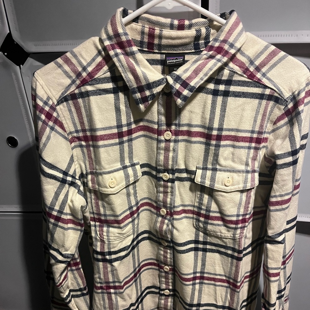 Women’s Patagonia Flannel Top 100% Organic Cotton Size 12.